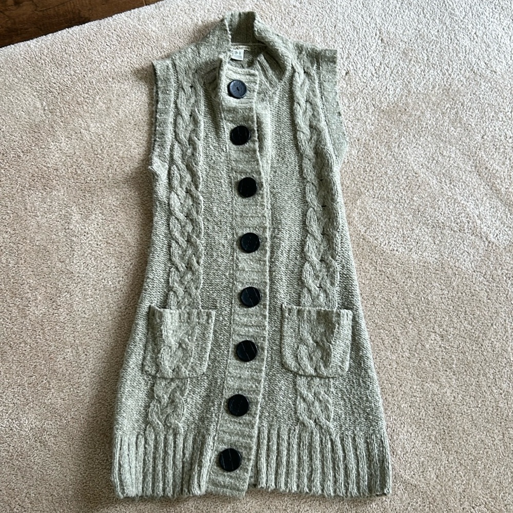 Long green Kensie button down sweater size Lg